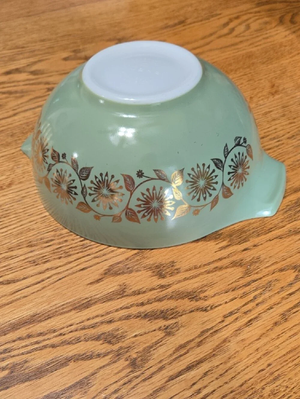 Pyrex Pale Green Gold Medallion 443 Cinderella Bowl